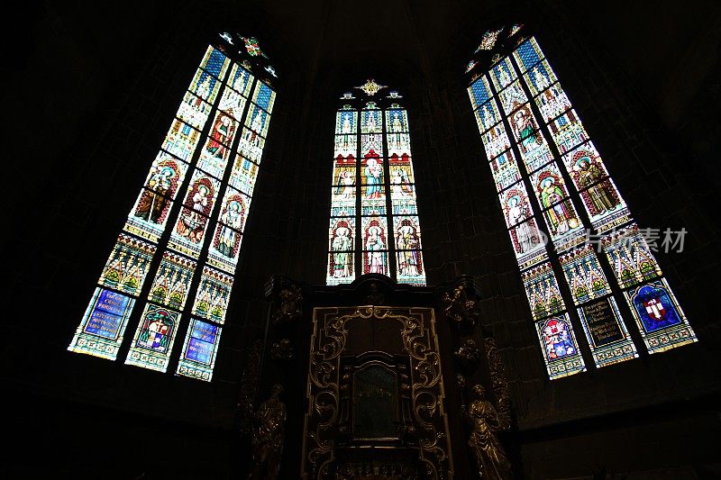 彩色玻璃窗(St, Vitus Cathedral)